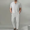 Gris oscuro