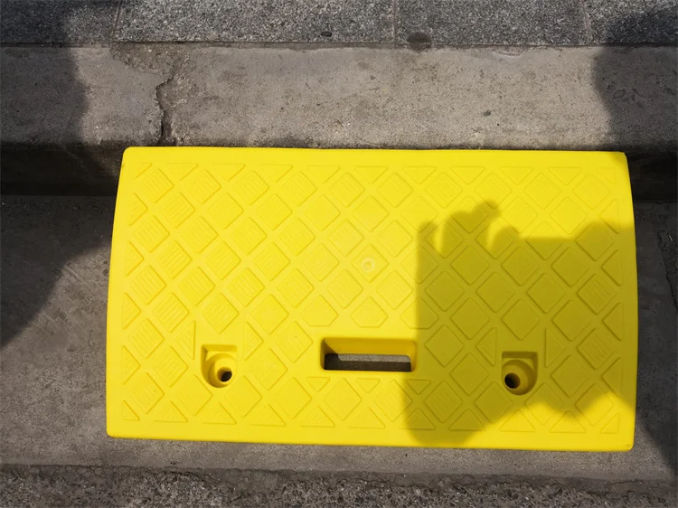 Portable Lightweight Heavy Duty Driveway Sidewalk Plastic Curb Threshold Ramps
