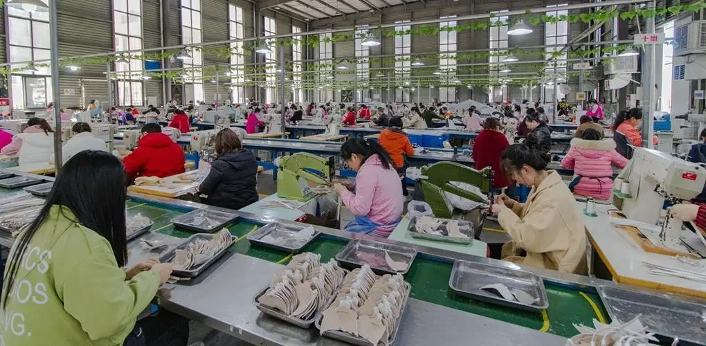 Shenzhen Ailebi Clothing Co., Ltd. 2