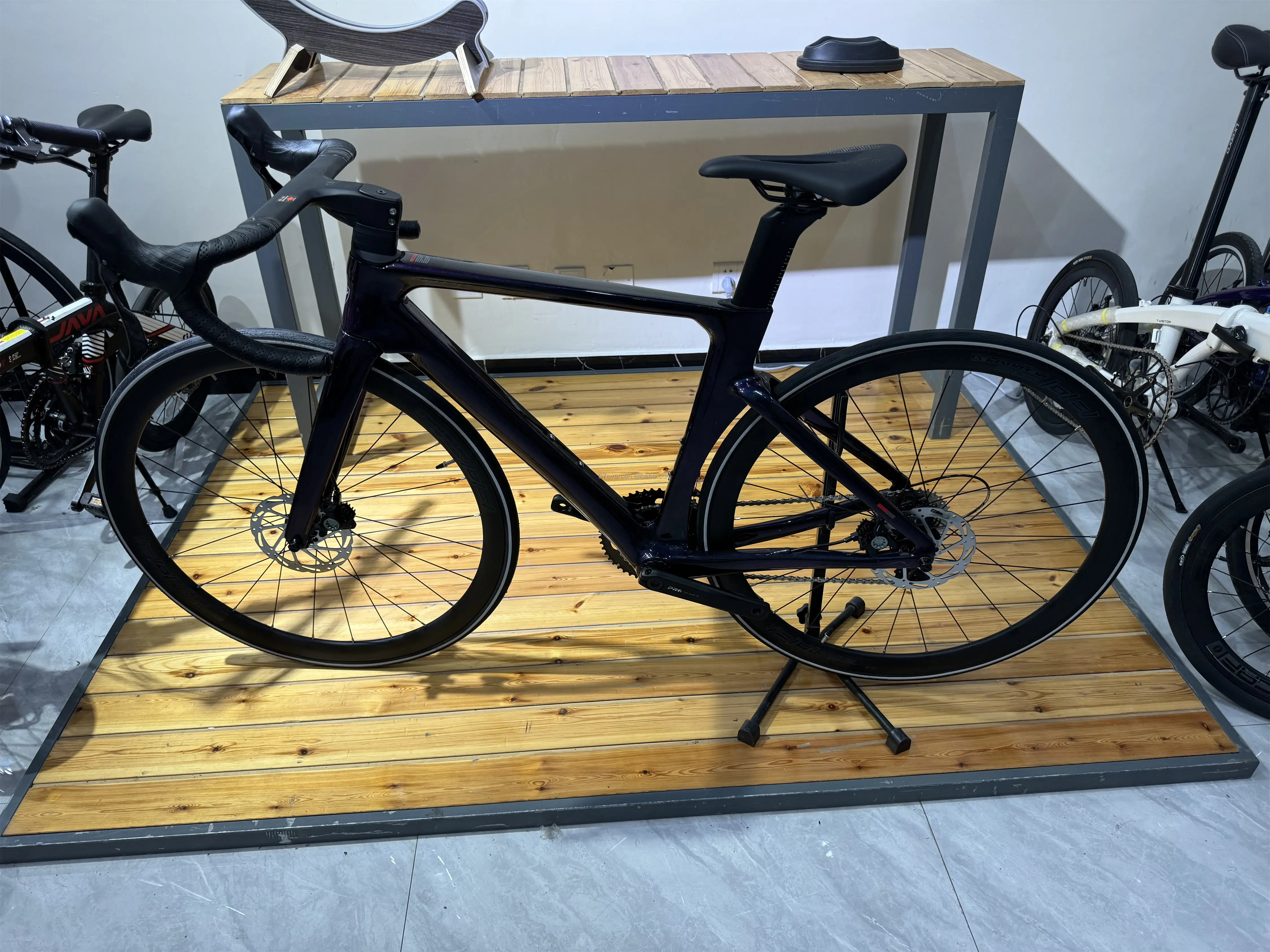 Carbon Fibre Road Bicycle - Twitter T8 R12pro 700C Disc Brake