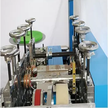 Машина для производства синих бахилов в стиле Kimberly-Clark