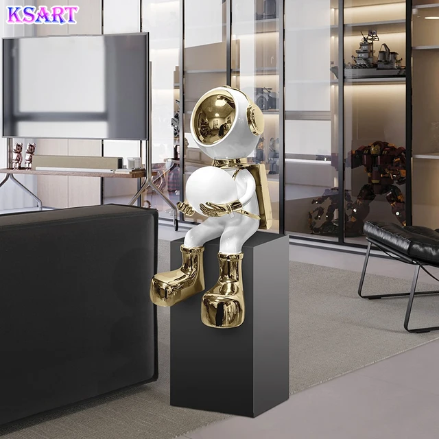 Custom resin crafts glass fiber electroplating effect sculpture Astronaut cartoon IP image electroplating statue