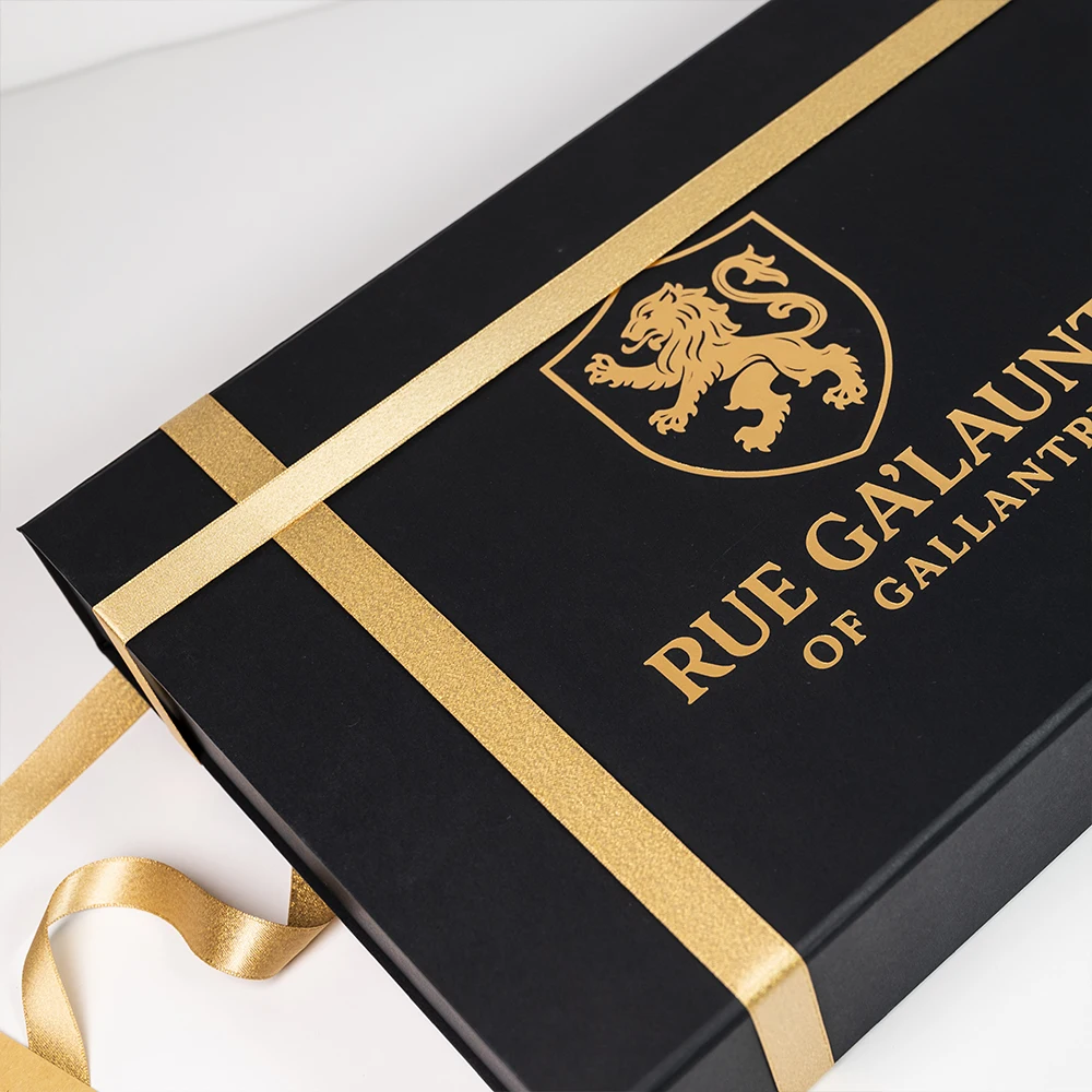 Fully Branded Elegant Coated Paper Foil Stamping Ribbon Christmas Rigid Foldable Magnetic Flap Gift Boxes Hard Gift Paper Box