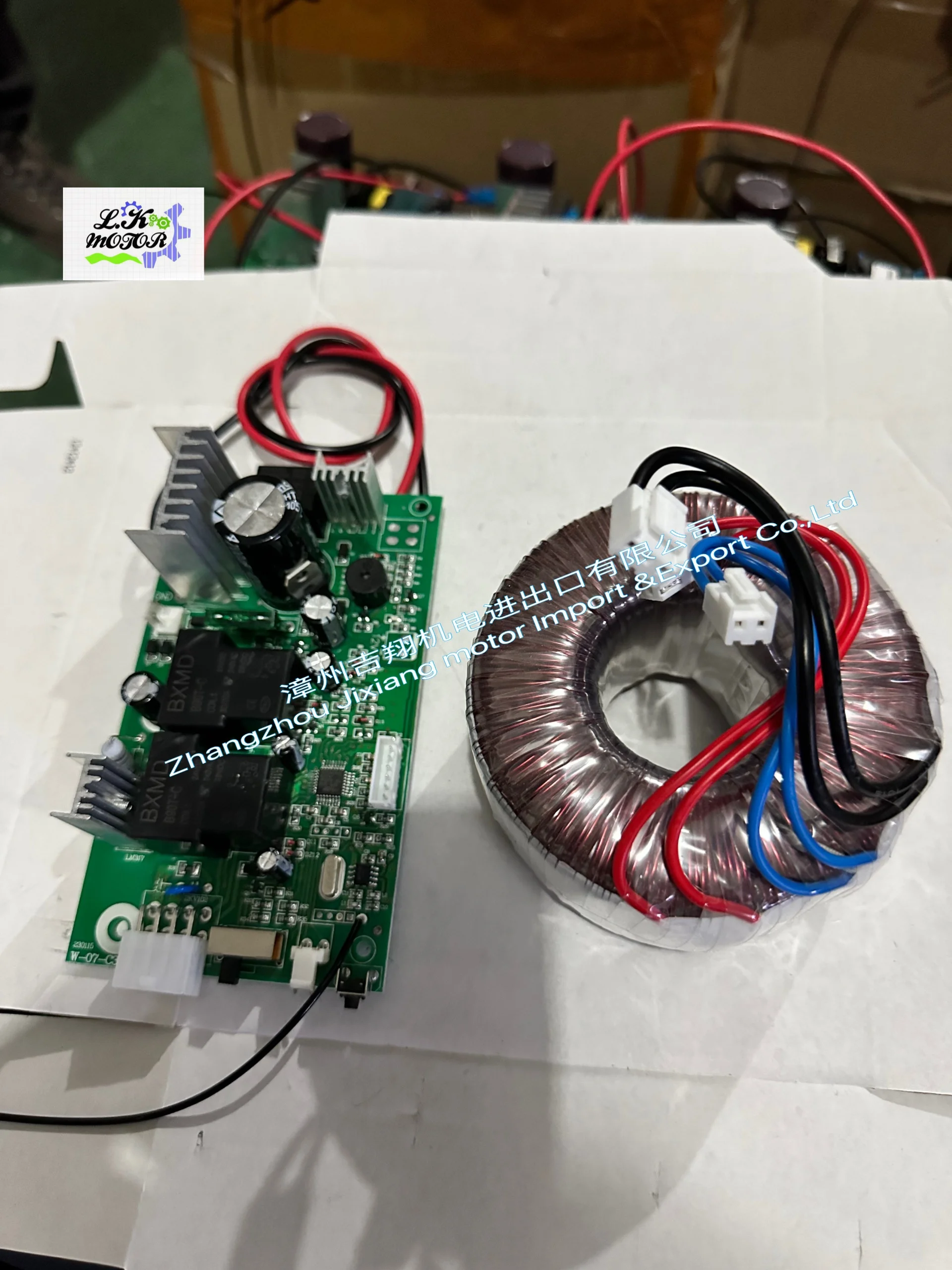 UNIC RC-33R-AK リモコンコントローラージジイ　良好 UNIC RC-33R-AK リモコンコントローラージジイ 良好 UNIC RC-33R