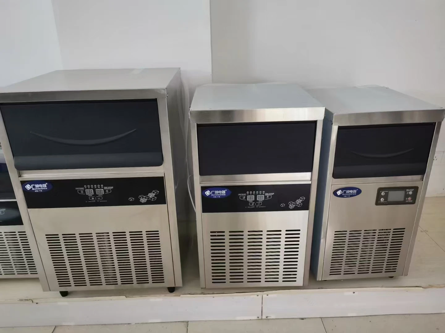 Ice Machine, 220V, 30kg - detail 2