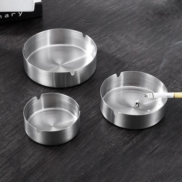 Classic Stainless Steel Cigar Ashtray Portable Round Design Durable