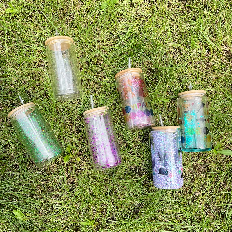 Bouteilles De Jus. Pot Transparent Et Emballages Pour Aliments Et