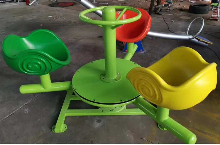 Three-Person Swivel Chair Snail Design for Amusement Park Rides Outdoor Children's Hand-pushed Carousels Are Selling Well