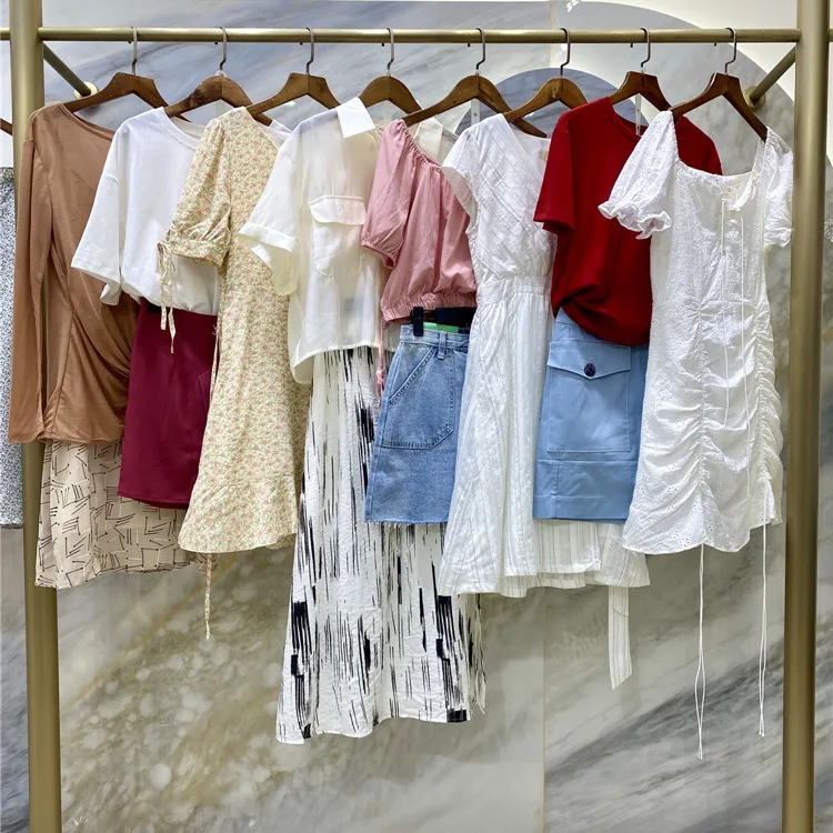 Shop Second Hand Women's Dress Fashion Discounted Used Clothing