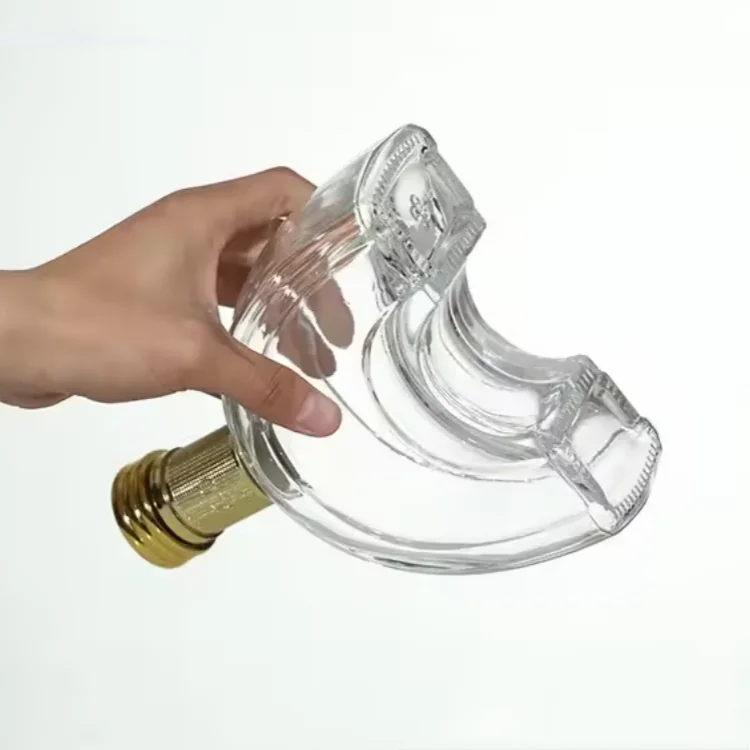 Custom Unique Flat Shaped Embossed Logo Empty Clear Alcohol Tequila Vodka Whiskey Brandy Glass Liquor Bottle 50cl/70cl Box 750ml