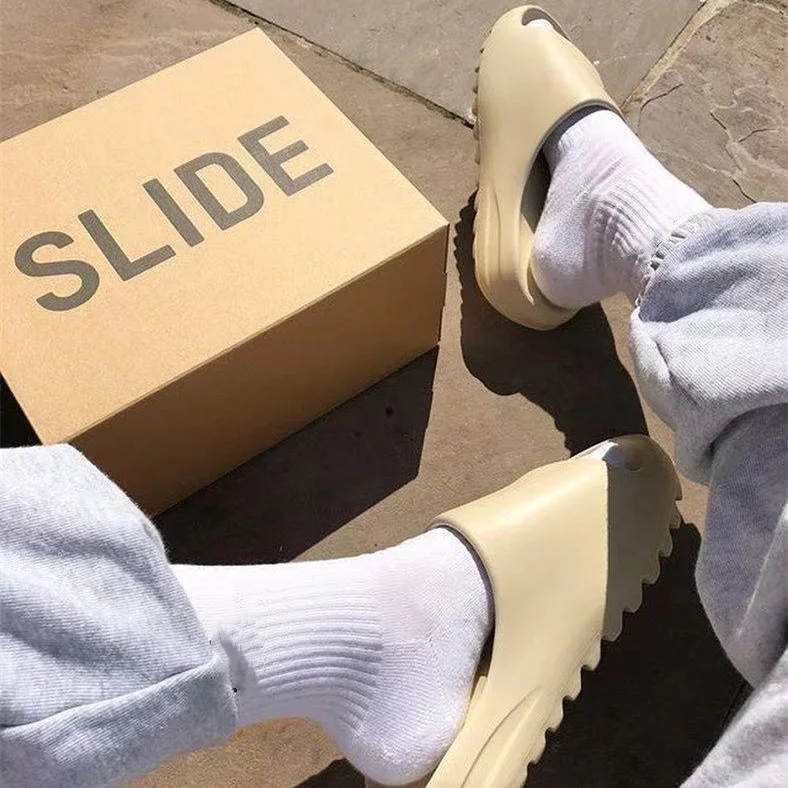 Adidas yeezy slide с рисунком