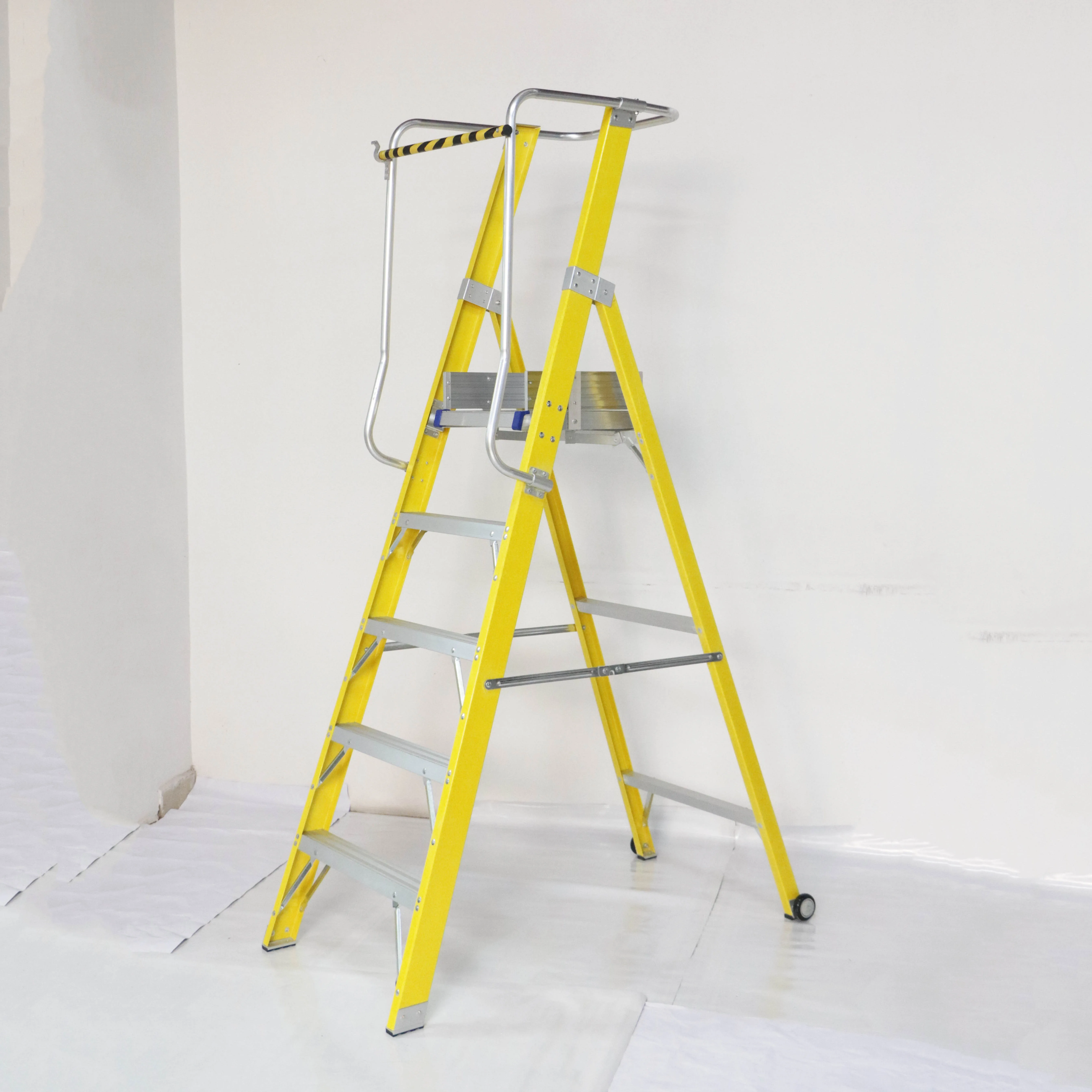 Industrial Mobile Portable Insulated FRP Folding Step Ladder Platform Stand Handrail for Construction Site Outdoor Use 150kg