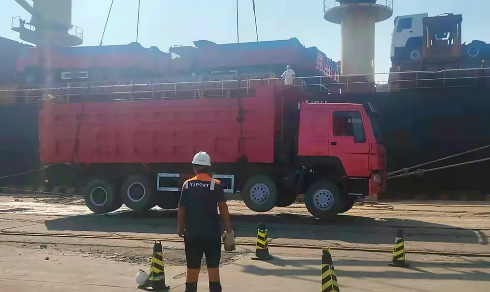 China Heavy Duty Used Trucks New Sinotruk Howo Beiben Dongfeng Shacman