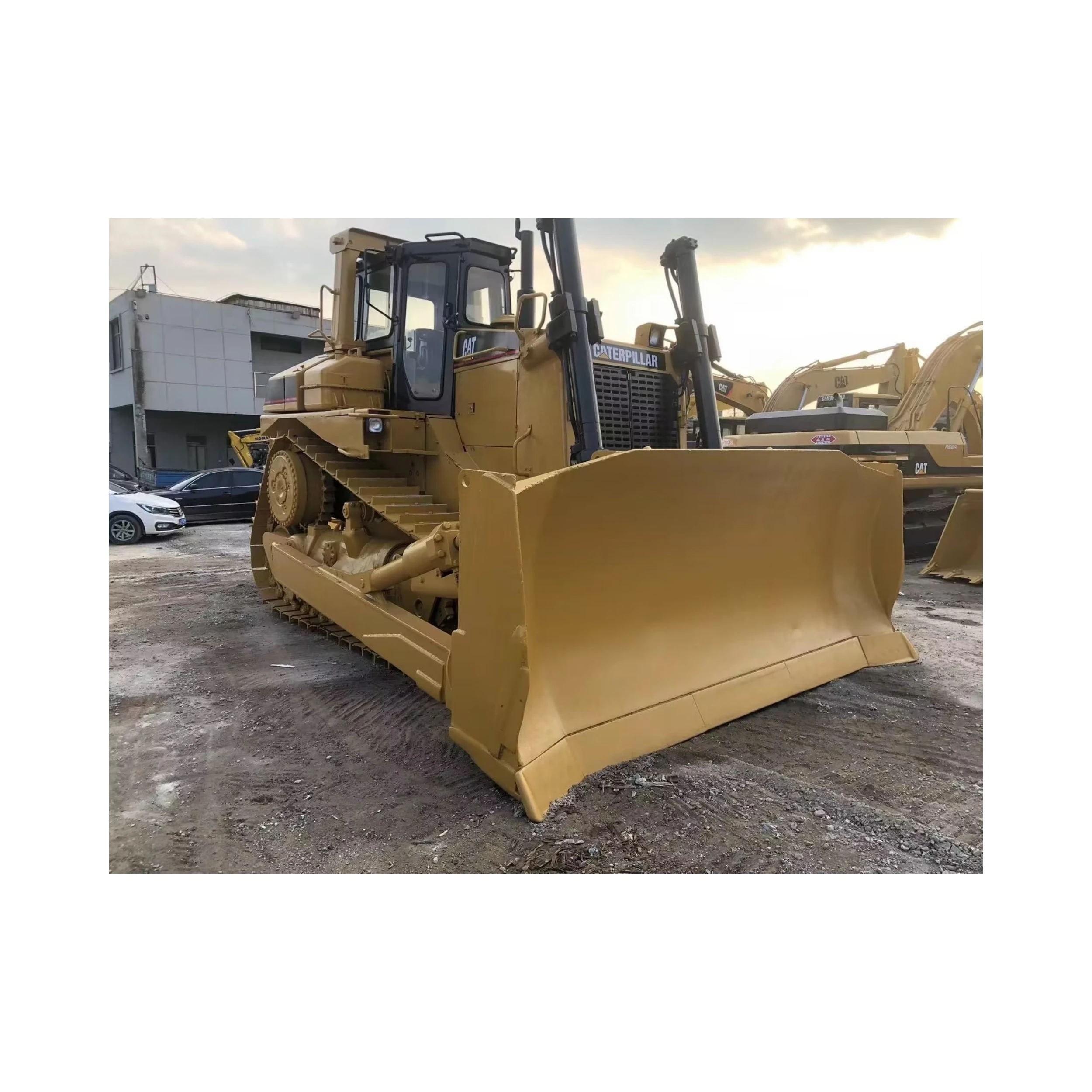 Гусеничный бульдозер