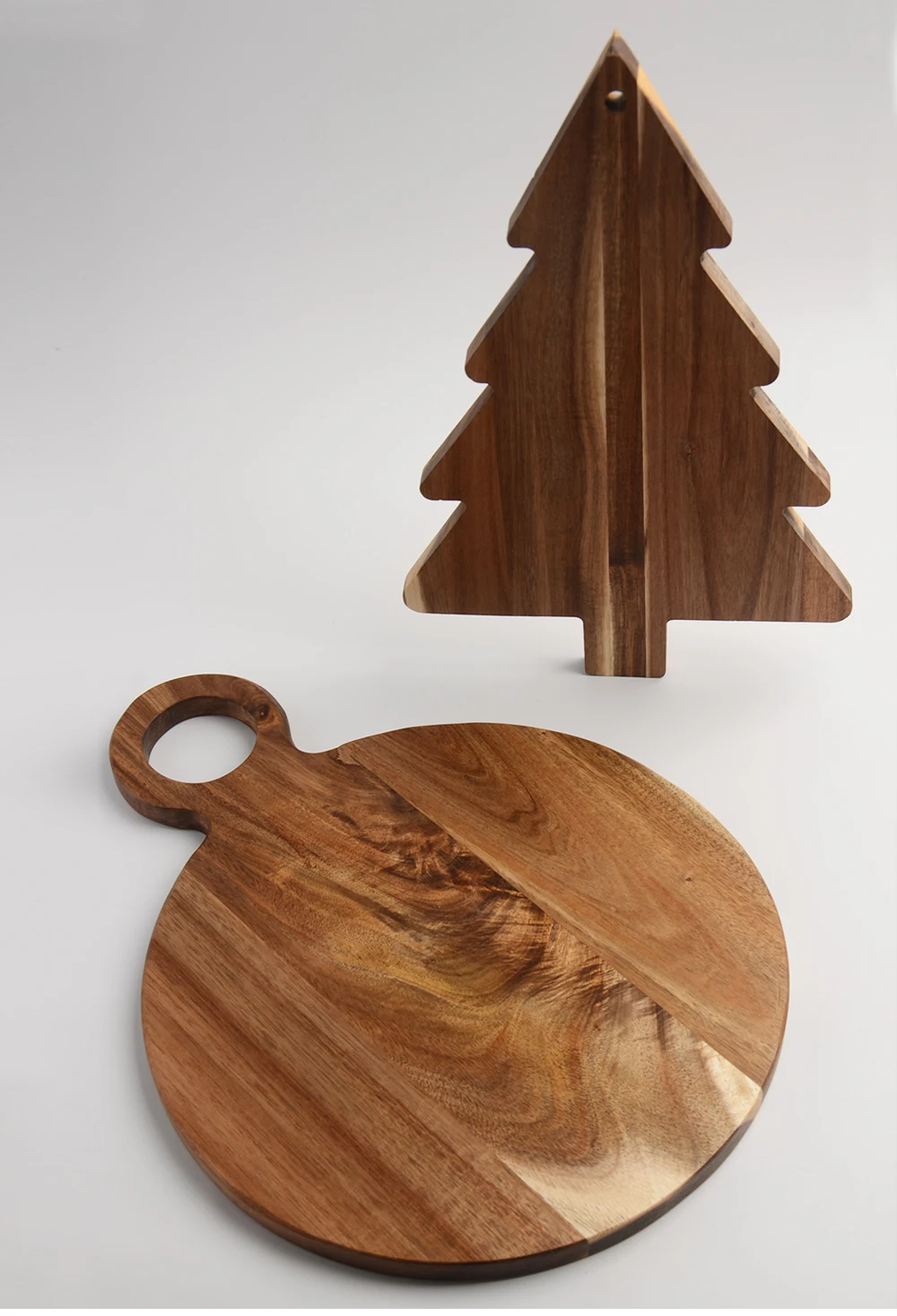 Nordic Style Black Acacia Solid Wooden Christmas Tree Chopping Board