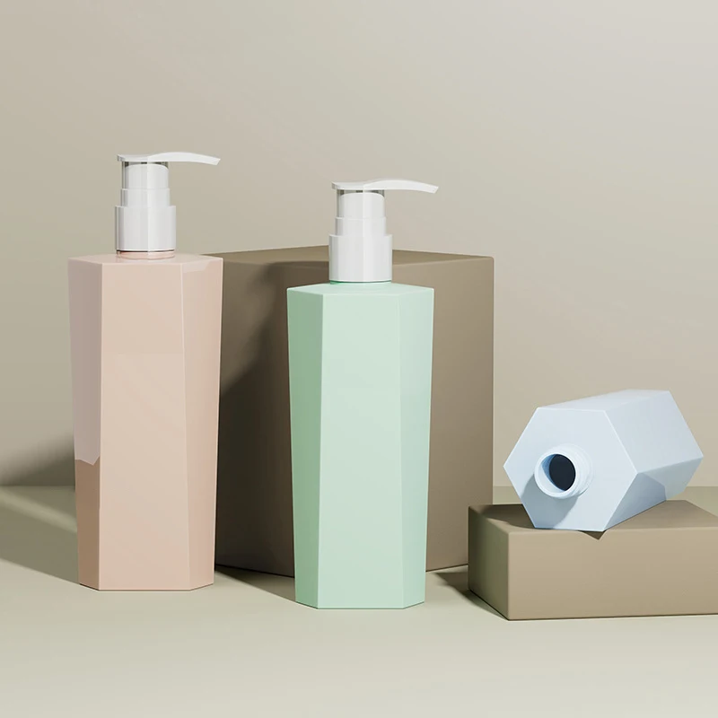 まとめ売り　シャンプーコンディショナーボディシャンプーなど Amazon.co.jp: 透明詰め替え可能なシャンプー&コンディショナー