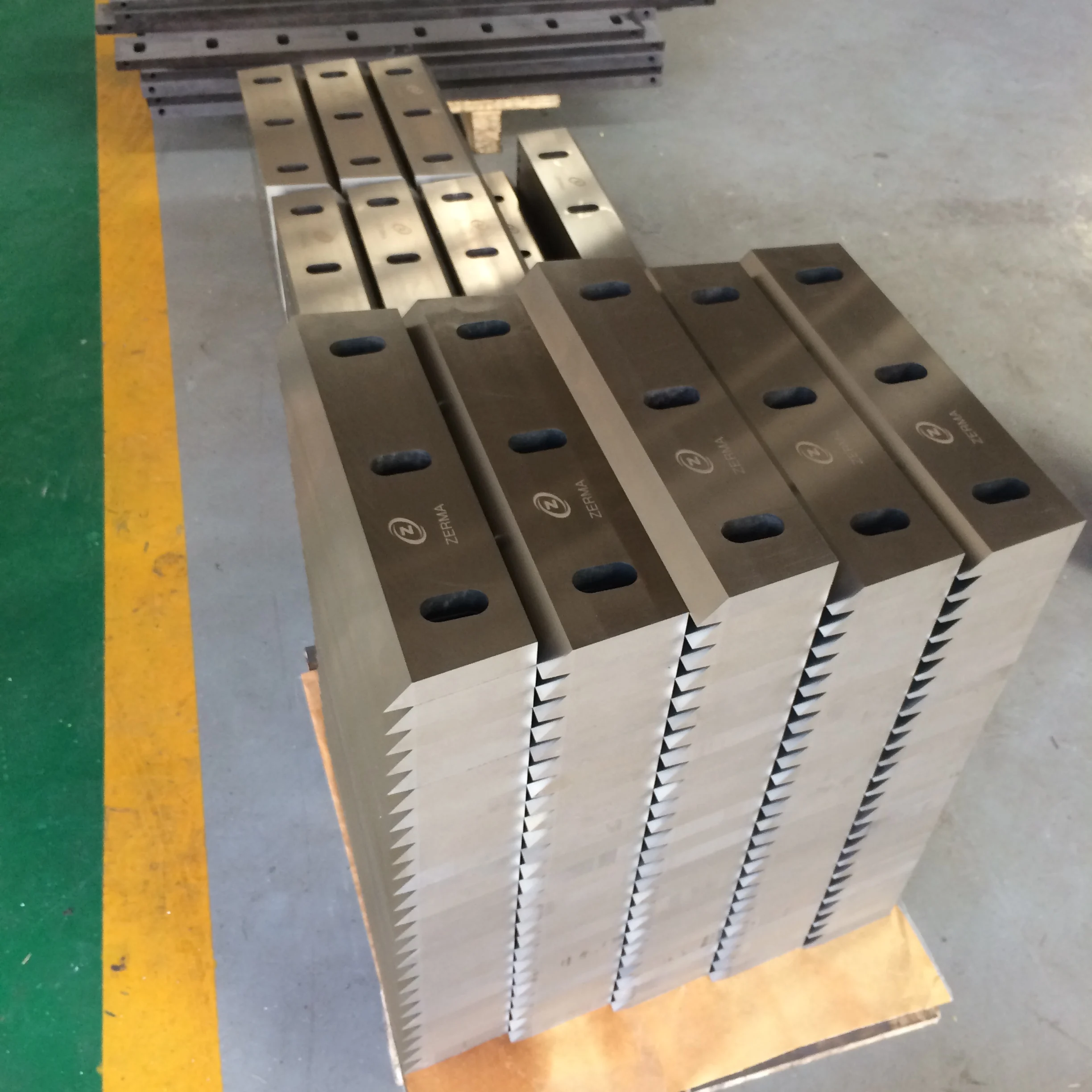 Customized Service D2 Skd11 Material Factory Price Crusher Knife