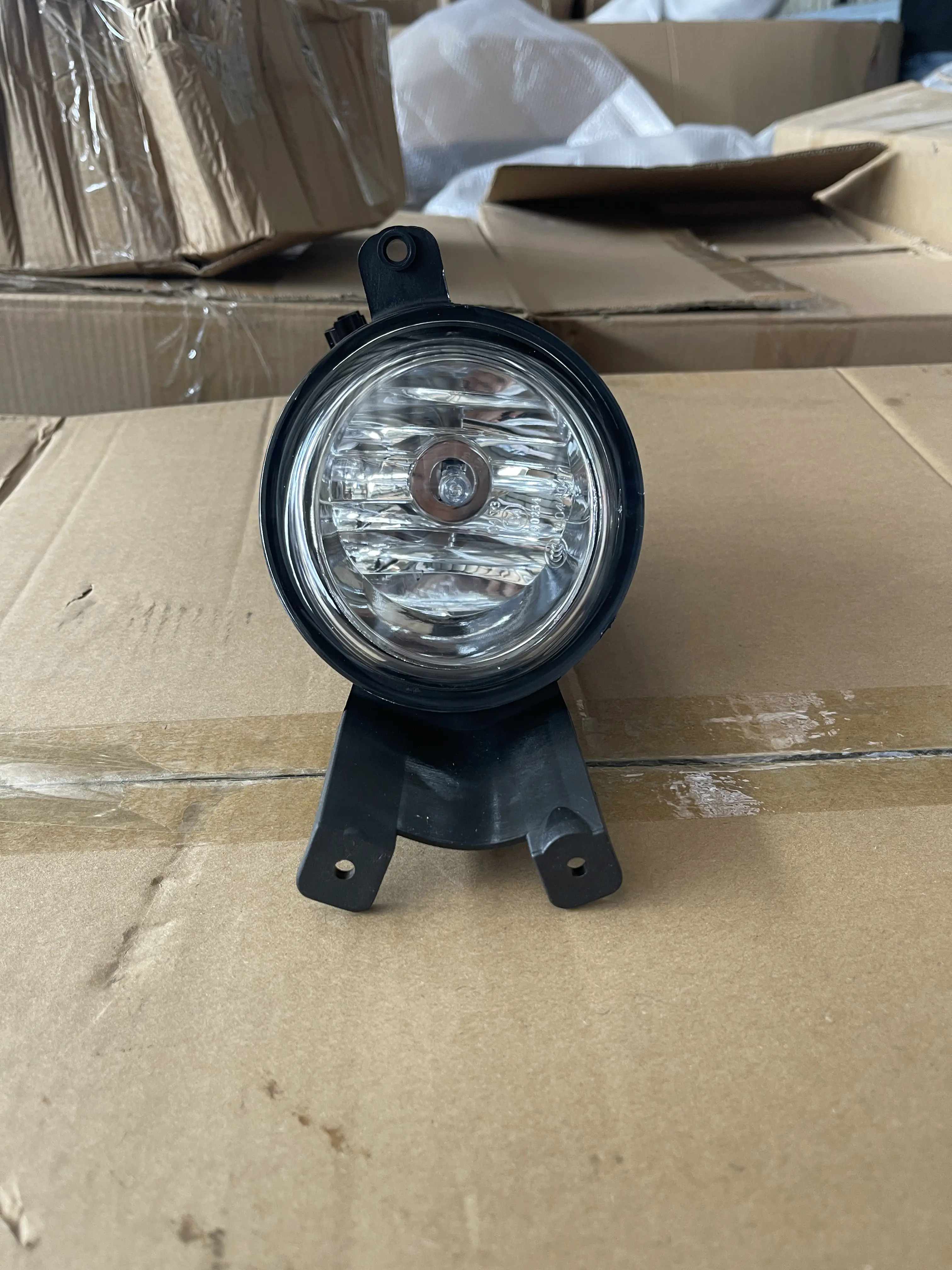 #C00036427 High Brightness Original  Genuine Auto Body Parts MAXUS Car Front Combination Fog Lamp/ Fog light factory