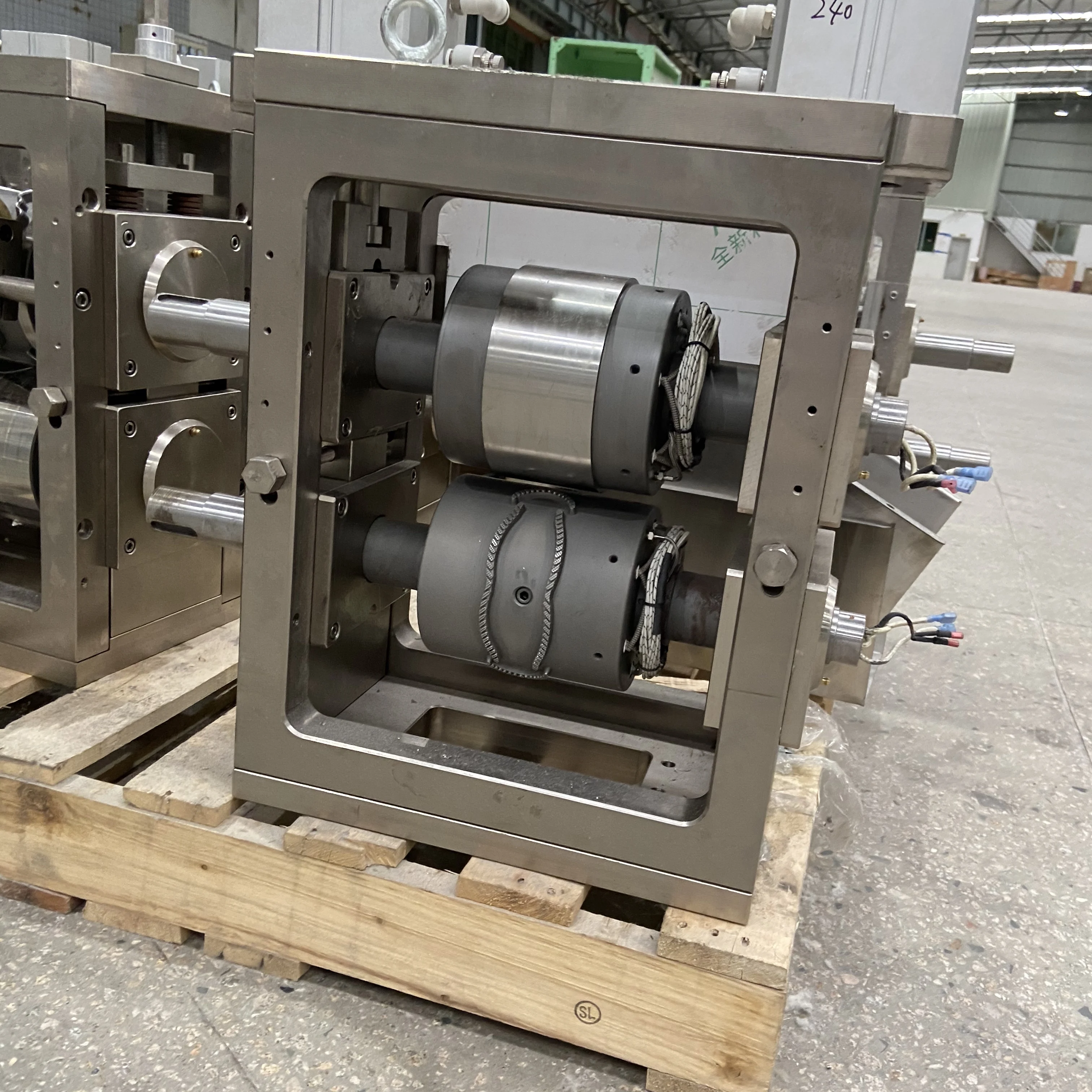 Automatic Core Cutter for Sanitary Napkin or Baby Diaper Machine with Quality Warranty