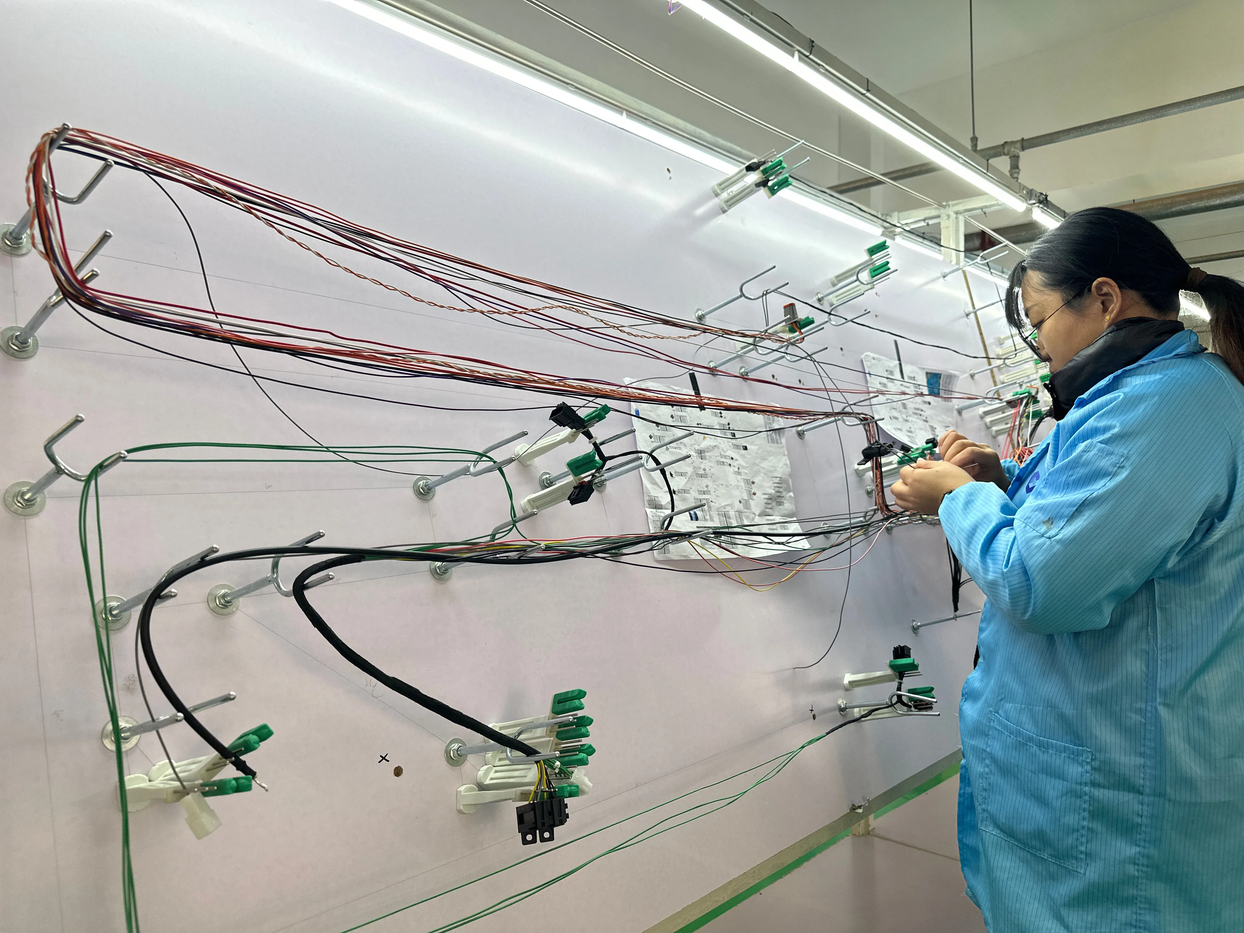 Customized Automobile Wire Harness Connector Multi Wiring Harness Auto Electrical Car Oem Odm Wire Harness Cable Assembly
