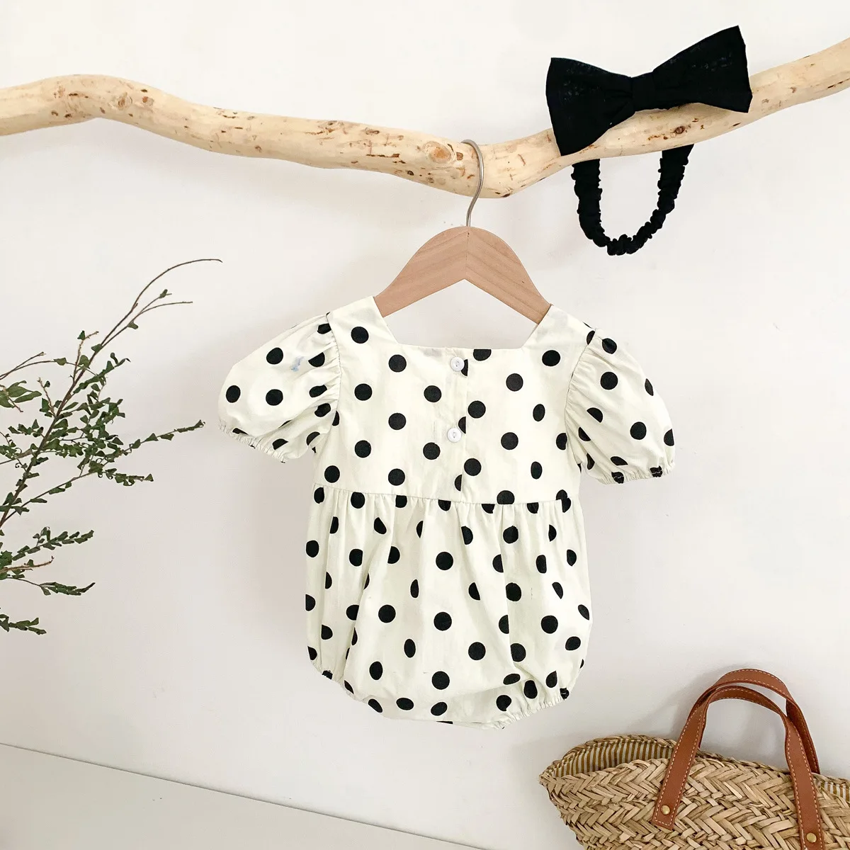 22 Summer New Style Cute Polka Dot Short Sleeved One Piece Baby Girl Rompers Buy Baby Rompers Baby Clothes Newborn Baby Clothes Product On Alibaba Com