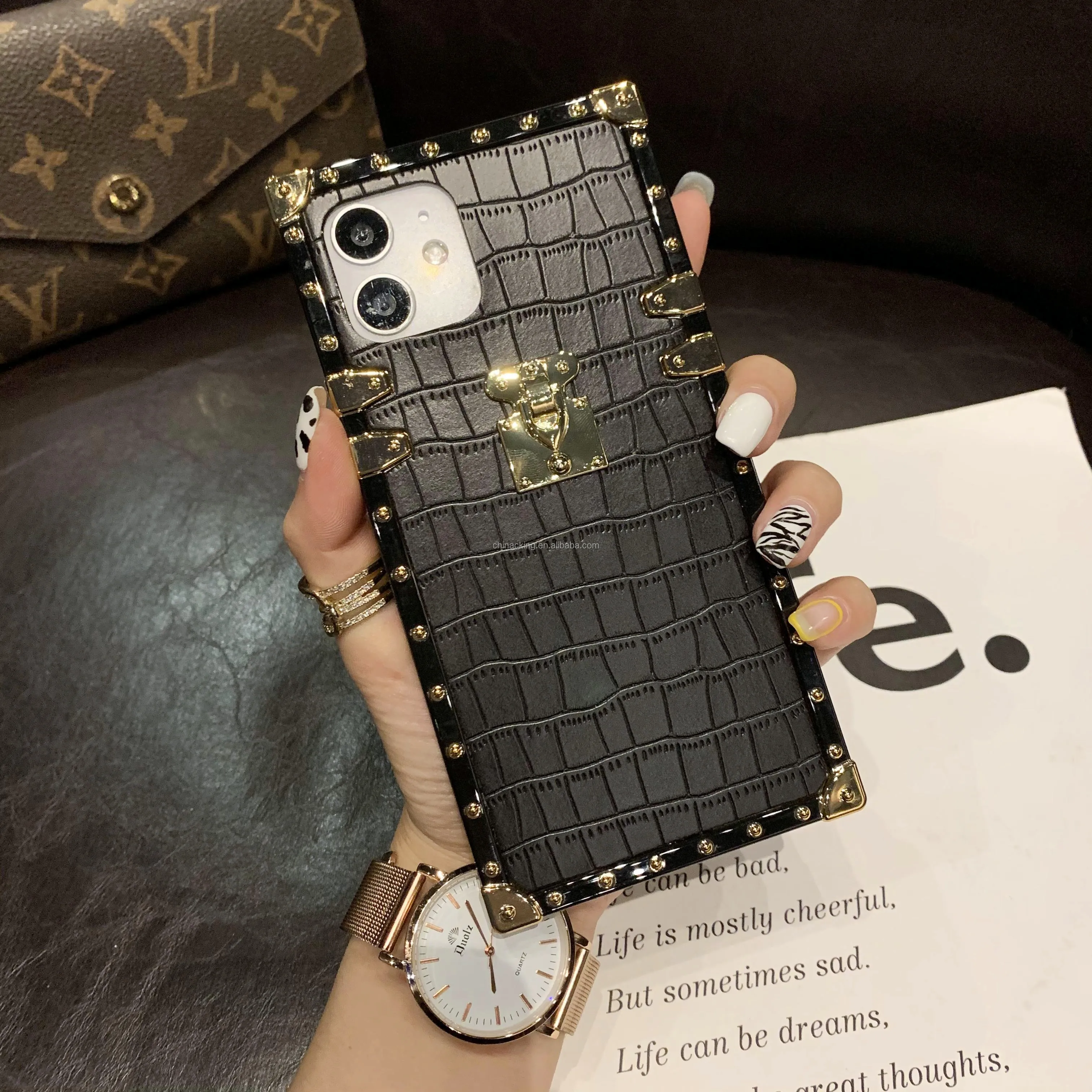 Wholesale Luxury Gold Crocodile Leather Cover for iPhone Cell Phone Case PU  Leather Square Trunk Case for iPhone 13 12 11 From m.