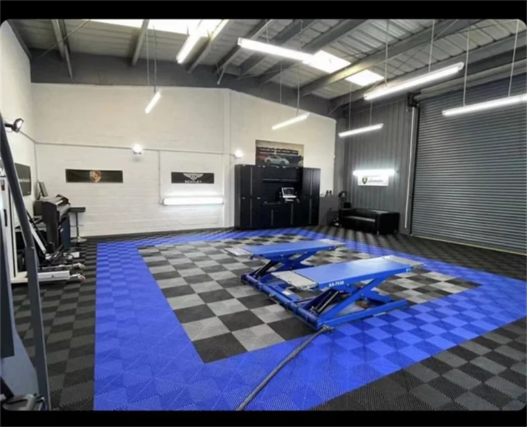 Plastic Flooring Anti Slip Interlocking Drainage Garage Floor Tiles Rubber Tile Simple Color Indoor Plastic Flooring