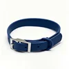 colletto blu scuro
