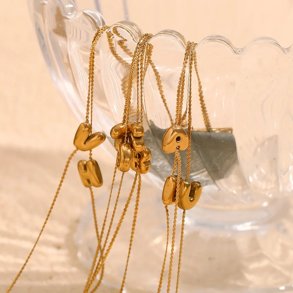 ドリームショーバブルイニシャルレターチャームブレスレット18k ドリームショーバブルイニシャルレターチャームブレスレット18k