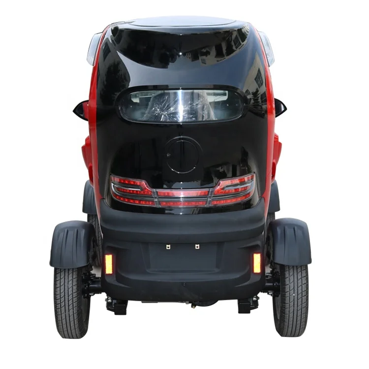 Roberta Loading Cartoon Electric Car and Bus 120 Km Indian Battery Electric Car Eec M1