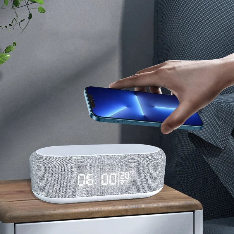 2024 New Design Multi Function Time Display 4 in 1 Digital Alarm Clock 15W Fast Wireless Charger With Led Night Light