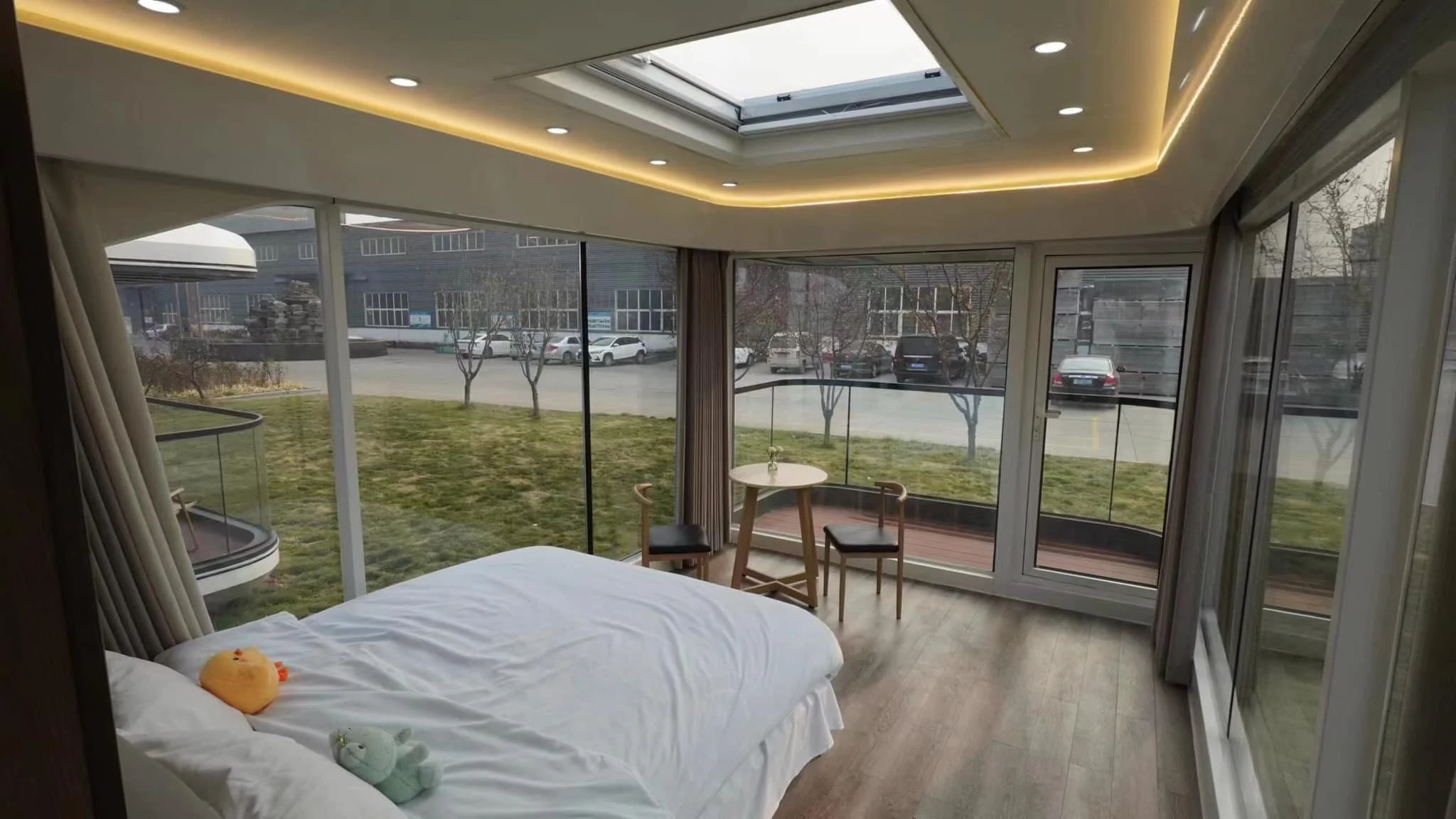 Made in China Export-specific Mobile Homes High Quality Super Luxury Space Capsules for Sale