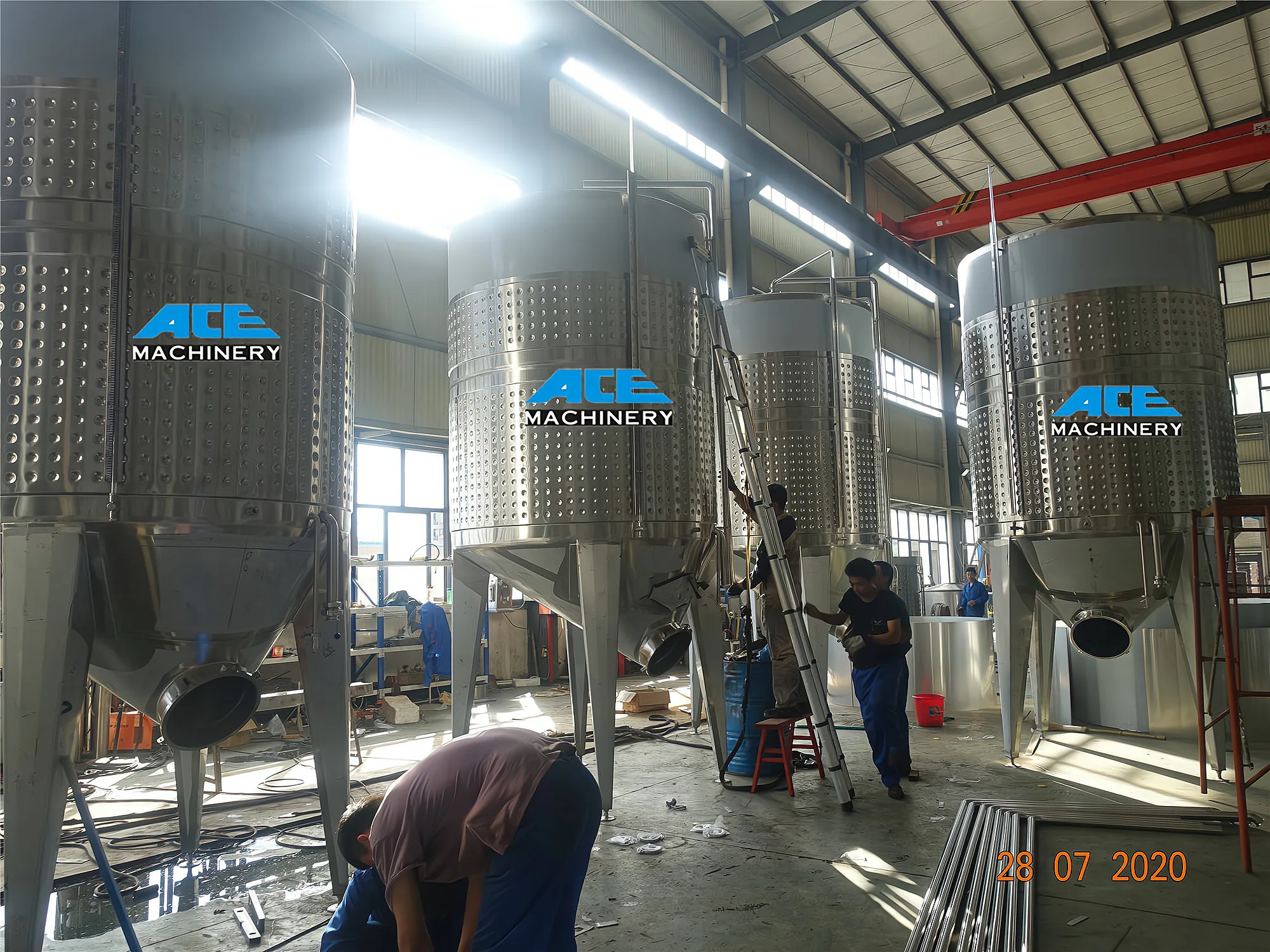 Резервуар для хранения винного ферментера из нержавеющей стали винодельни и завода по производству