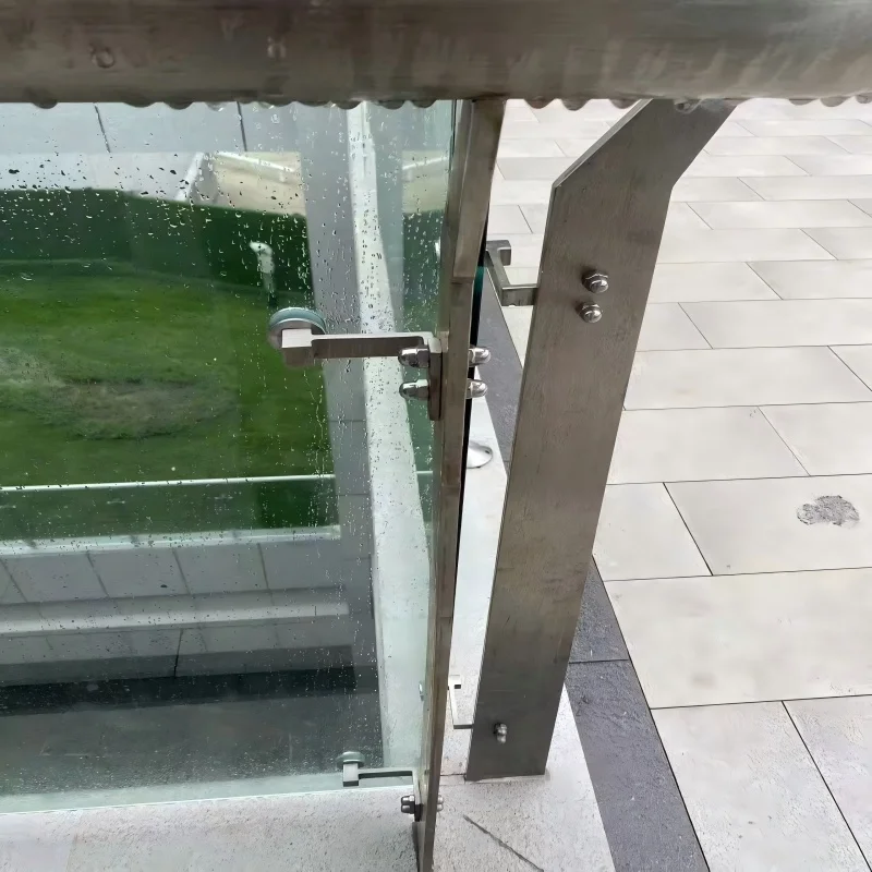 Stainless Steel Glass Railing for Modern Homes - Clear Balcony Rails with Minimalist Post & Handrail manufacture