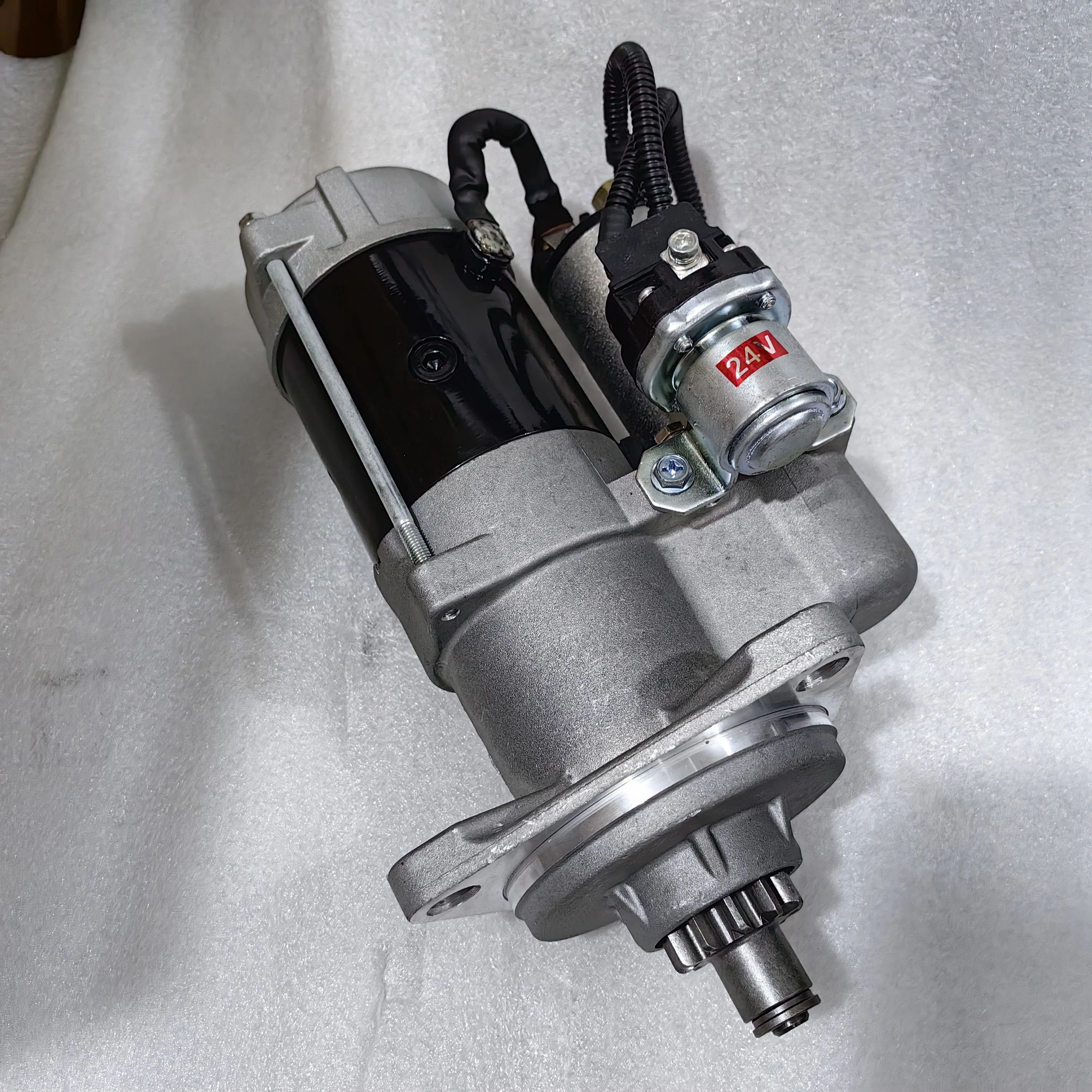 39T 24V 7KW Car Spare Starter Motor Assembly 65.26201-7074D