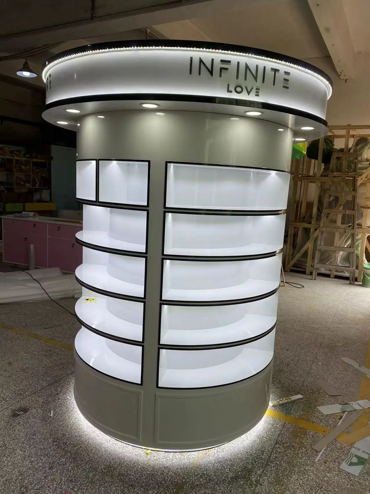 Elegant and Fragrant Perfume Kiosk Mall Stand Cosmetics Kiosk Design Display Showcase in Mall Perfume Kiosk with Lights