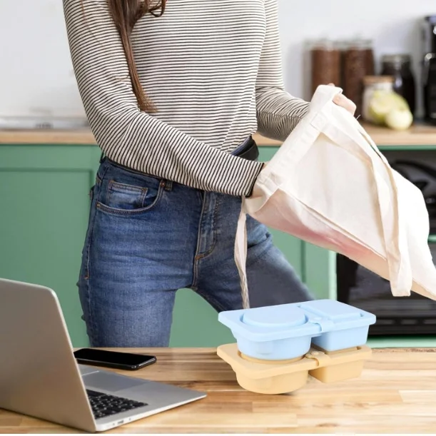 Portable Double-Compartment Silicone Snack Container Foldable Lid Microwavable Seasoning Sauce Box for Cooking Lunches manufacture