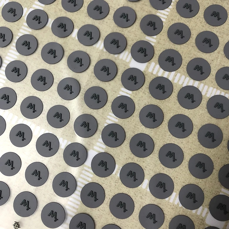 3D рельефная поверхность резиновой подошве с тиснением теплопроводная логотип наклейка силиконовая одежда гладить на этикетках