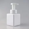 NOFitted with flower-shaped foam pumpo