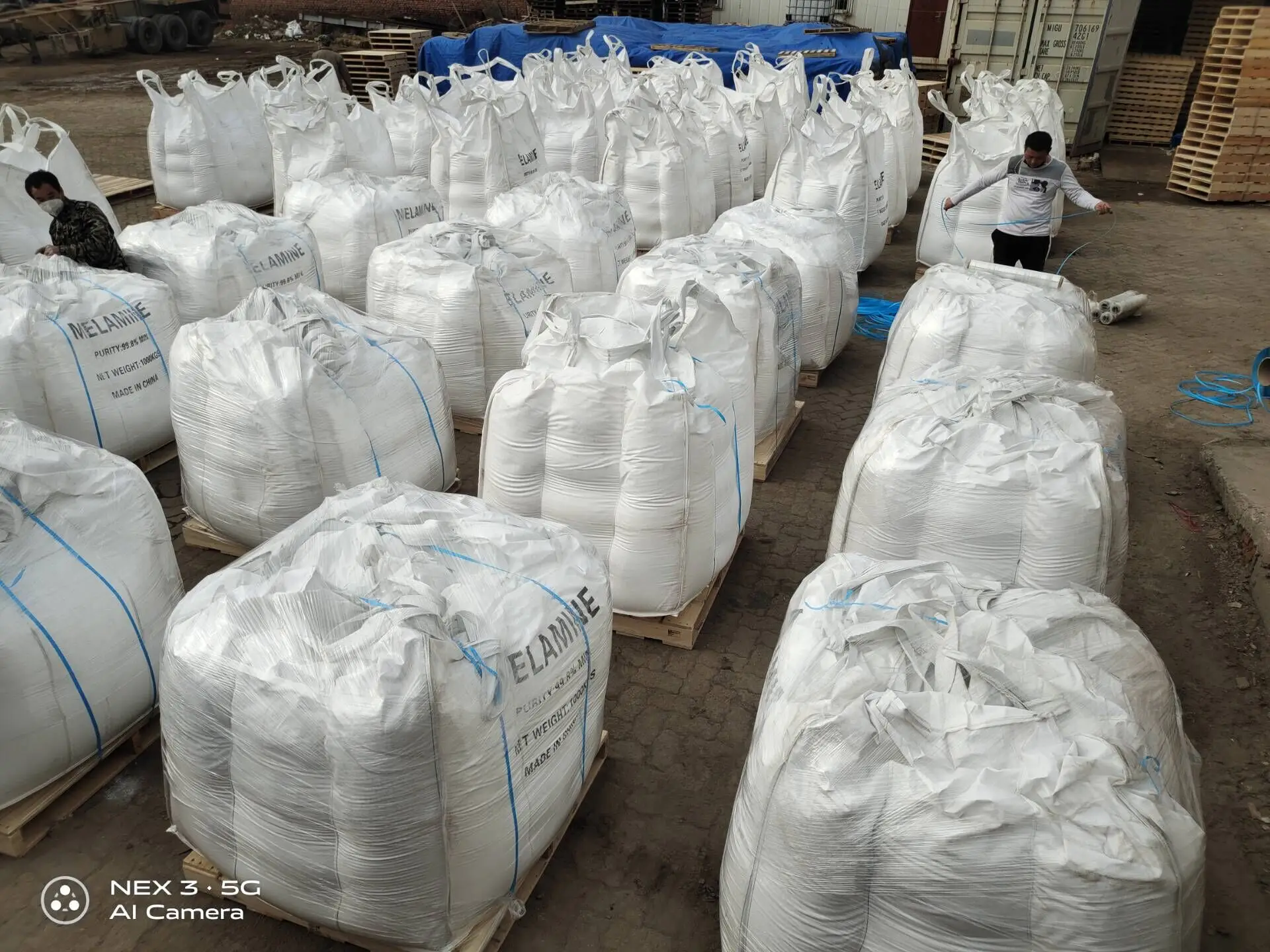 供应散装三聚氰胺粉末99价格工业级纯度用于mdf板涂装陶瓷厂家价格