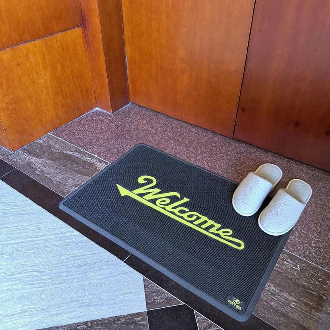 Premium Modern Striped Latex/Rubber Non-Slip Washable Door Mat for Indoor/Outdoor Use in Home Office & Hotel manufacture