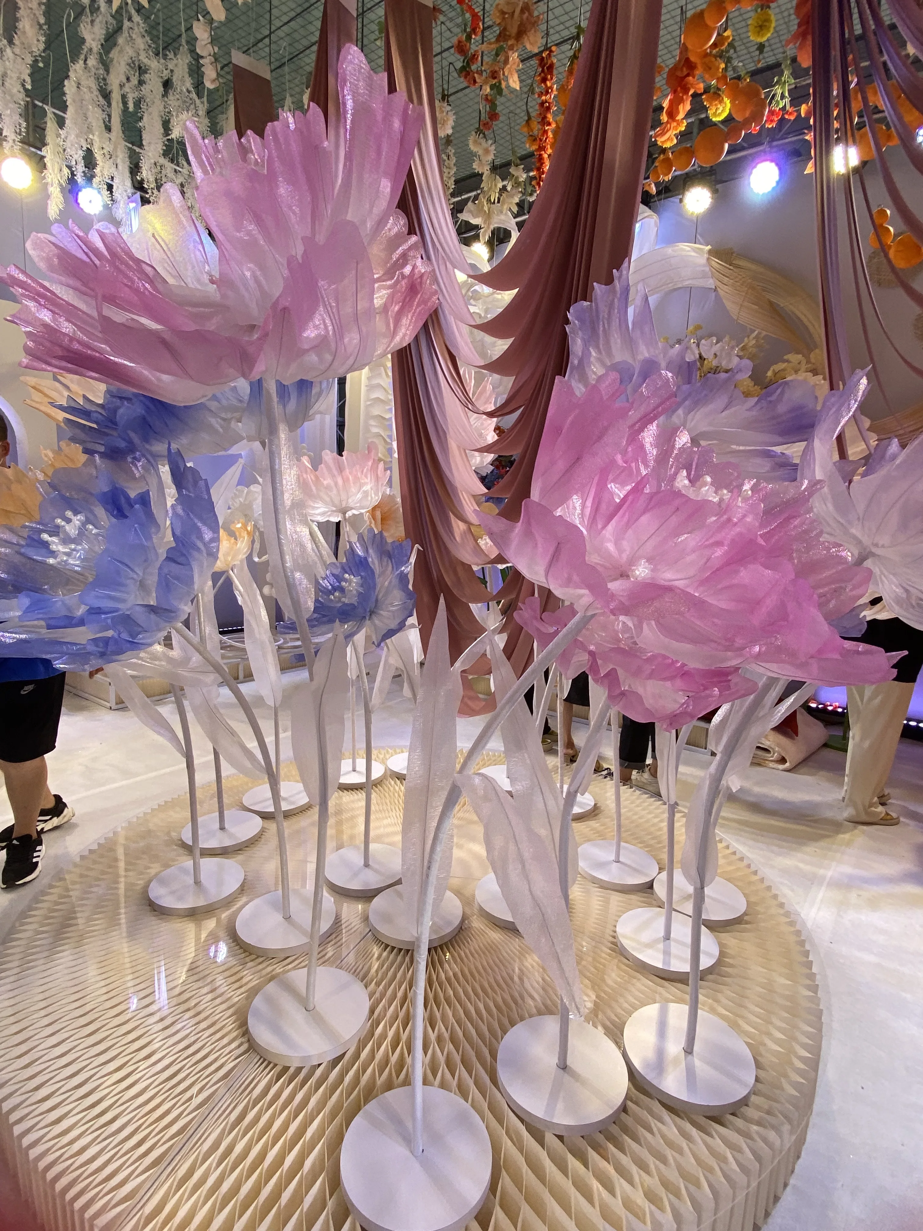 R47 New Design Giant Flowers Wholesale Flower Giant Decorated Giant Artificial Flowers Buy