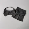 Gris oscuro