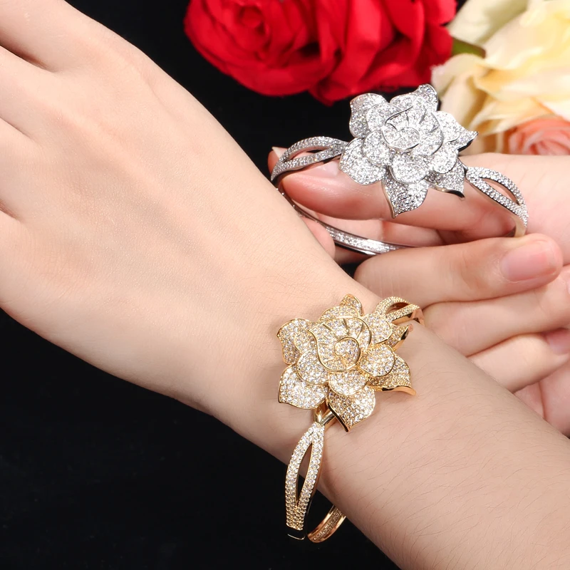 Bracelet Manchette Vintage - Cuir Noir, Centre Fourrure Fleur, Strass - Comme Neuf