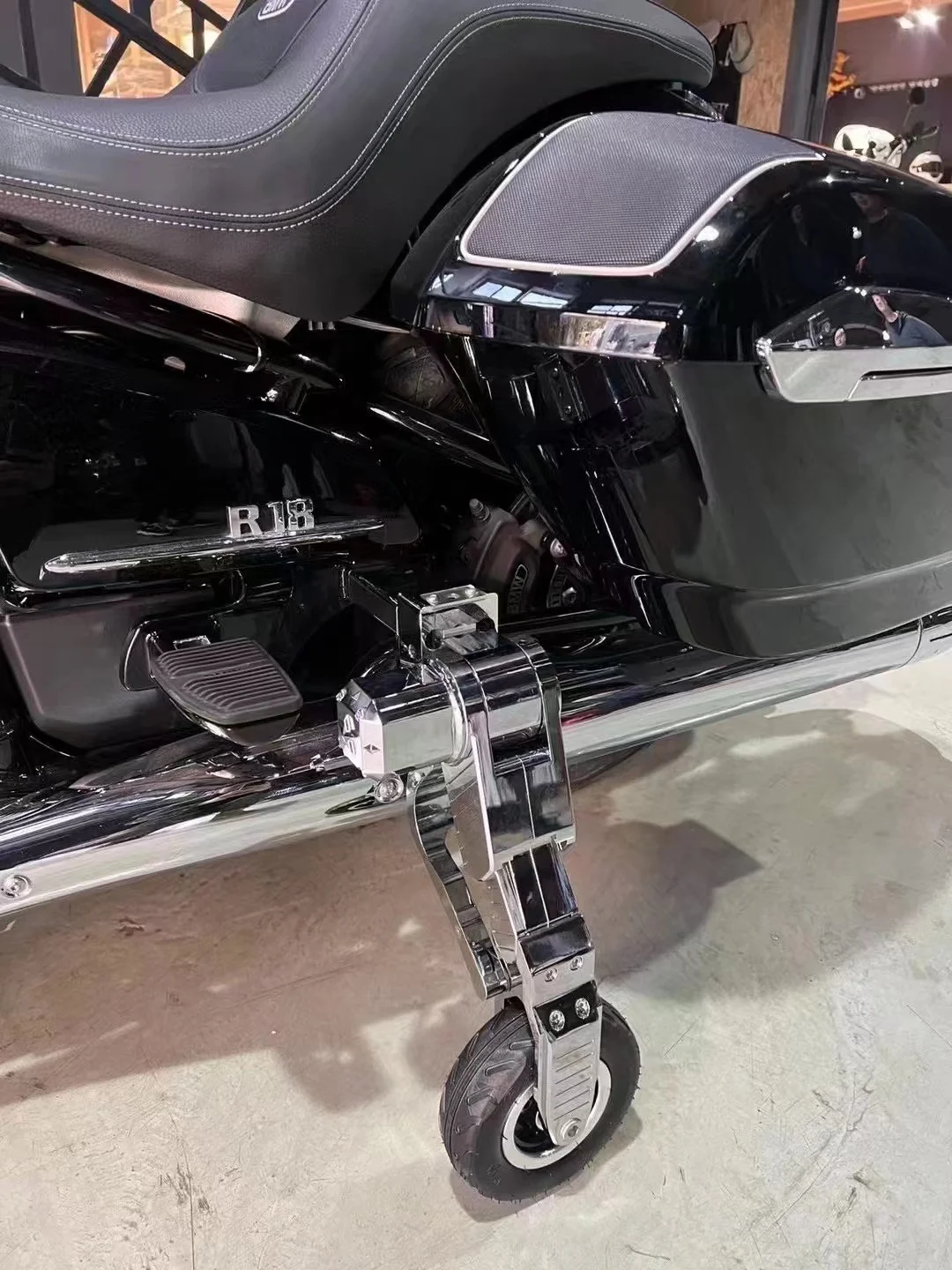 Legup Leanding Gear Part for Indian Chief & RoadMaster Auxiliary Parking Bracket for Motorcycle with Landing Training Wheels