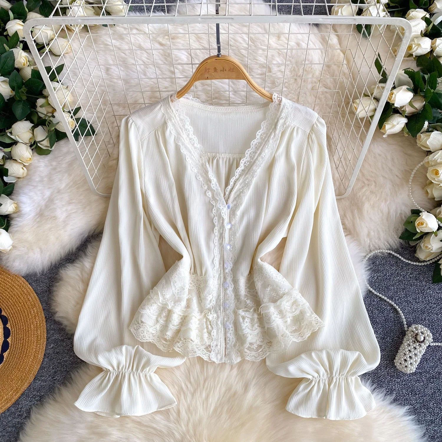 2026春季长袖v领复古衬衫纯色衬衫女士复古上衣女装批发 - Buy Women's Shirt
women's Full Sleeved Shirt
elegant Blouse Product on Alibaba.com