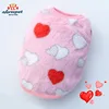 Molteplici piccoli cuori rosa.