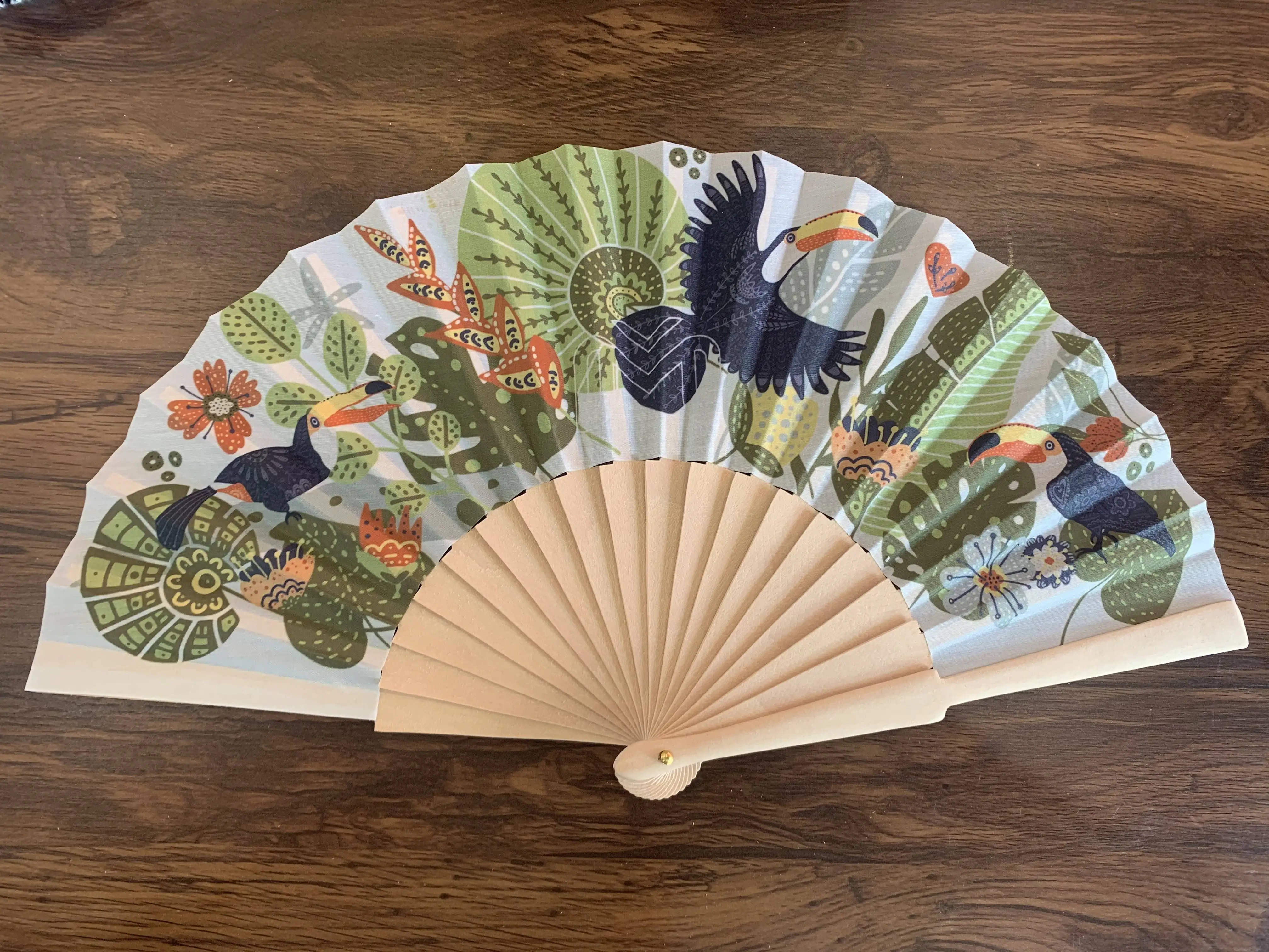 Gorgeous High Quality Wooden Folding Bamboo Hand Fan With Pouch Custom   H43c316585ac64022948177e26f1fe4169 