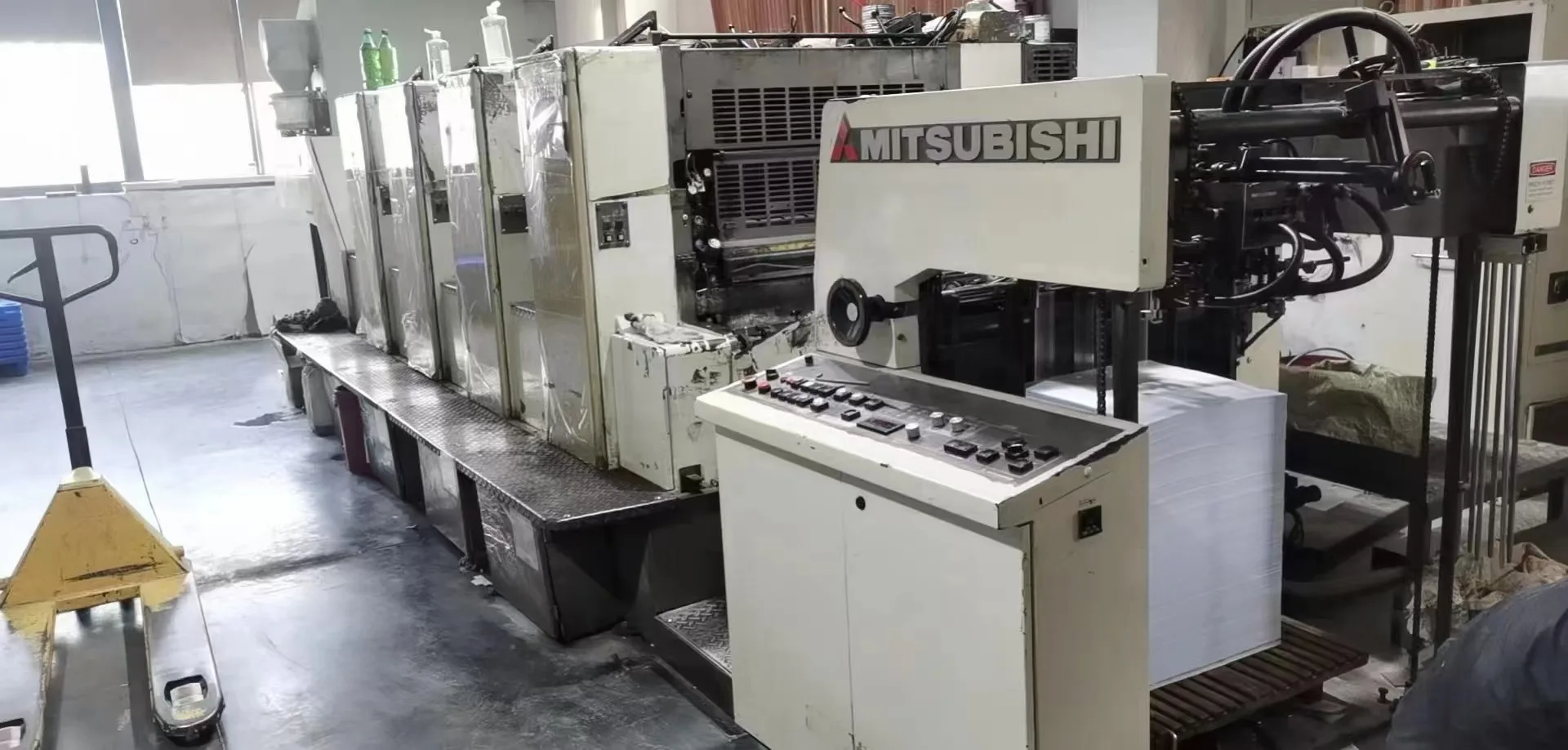2008 Mitsubishi D1000-4 Printing Machine