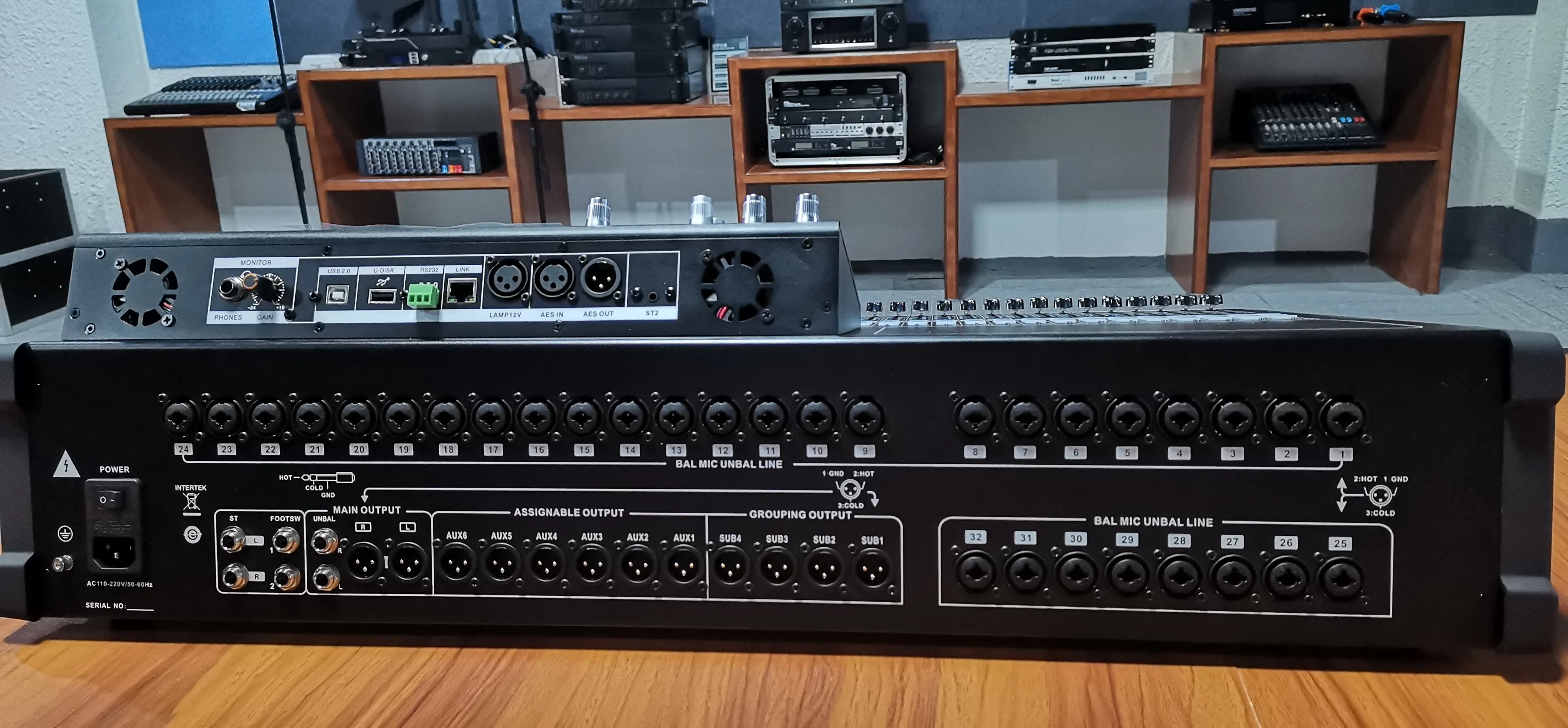 Professional Audio Digital Dj Console Mixer 32channels Digital Mixer Live Sound System